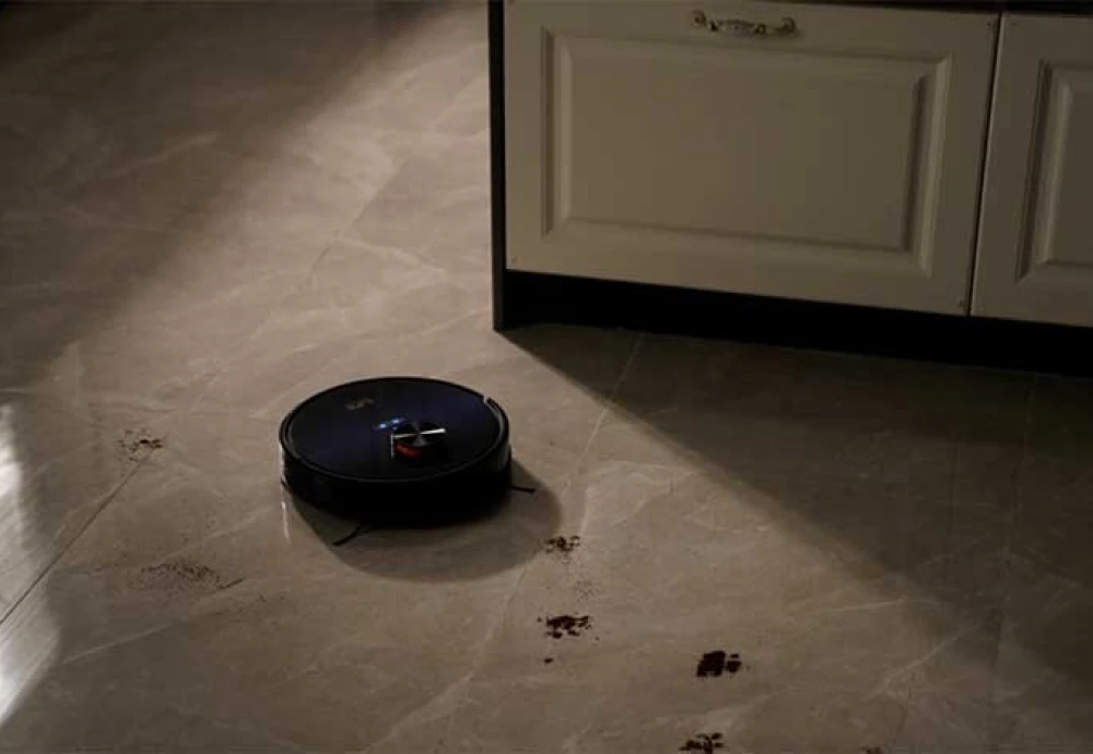 robot vacuum cleaner sweeping and mopping